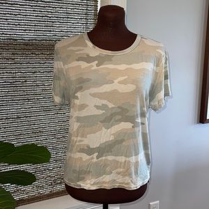 American Eagle Camo T-shirt Top Light Greens Size Medium NWT